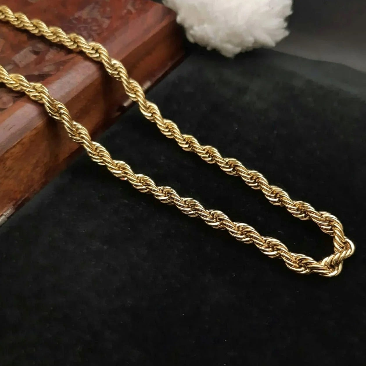 Sleek Chains